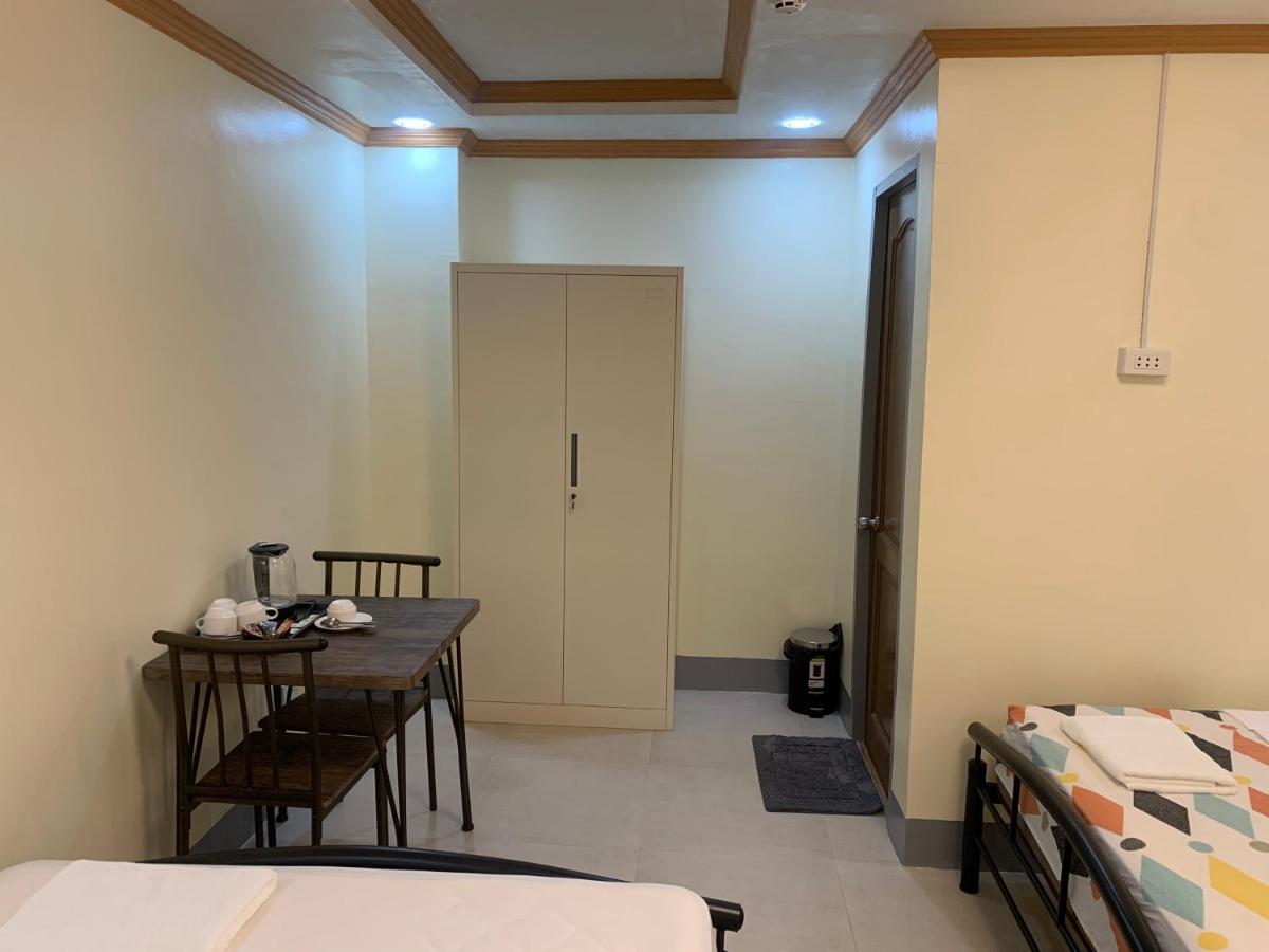 Zl Travelers Inn Batuan Екстер'єр фото