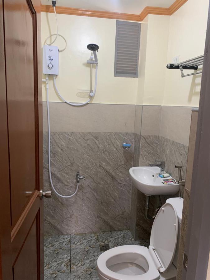 Zl Travelers Inn Batuan Екстер'єр фото