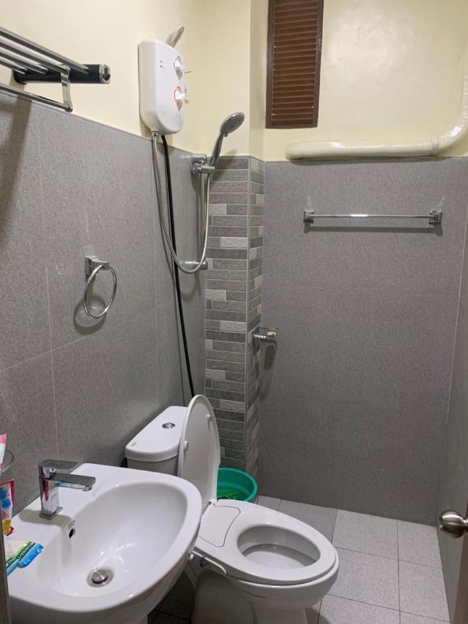 Zl Travelers Inn Batuan Екстер'єр фото
