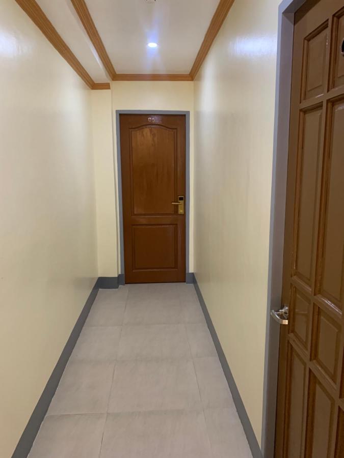 Zl Travelers Inn Batuan Екстер'єр фото