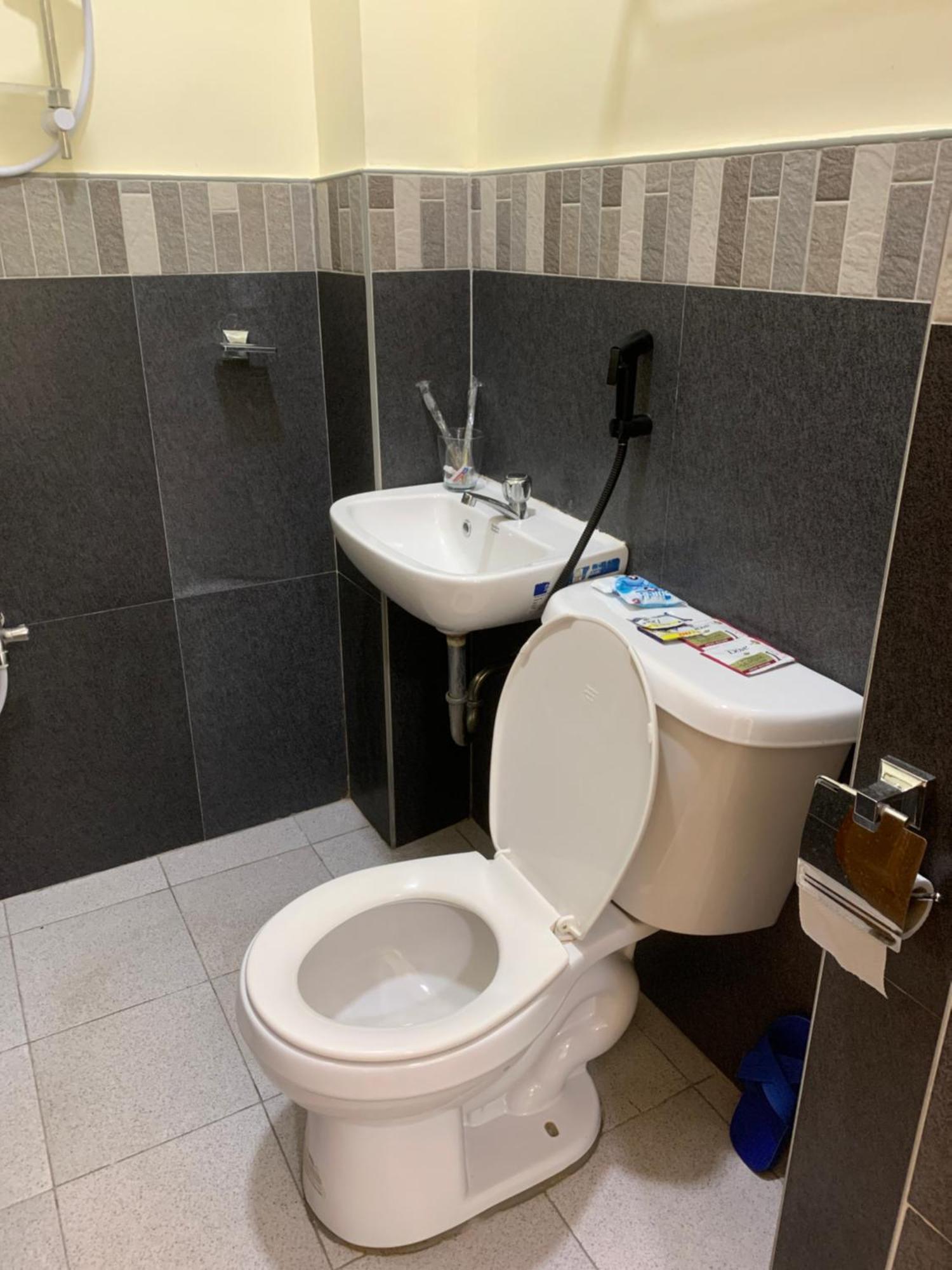Zl Travelers Inn Batuan Екстер'єр фото