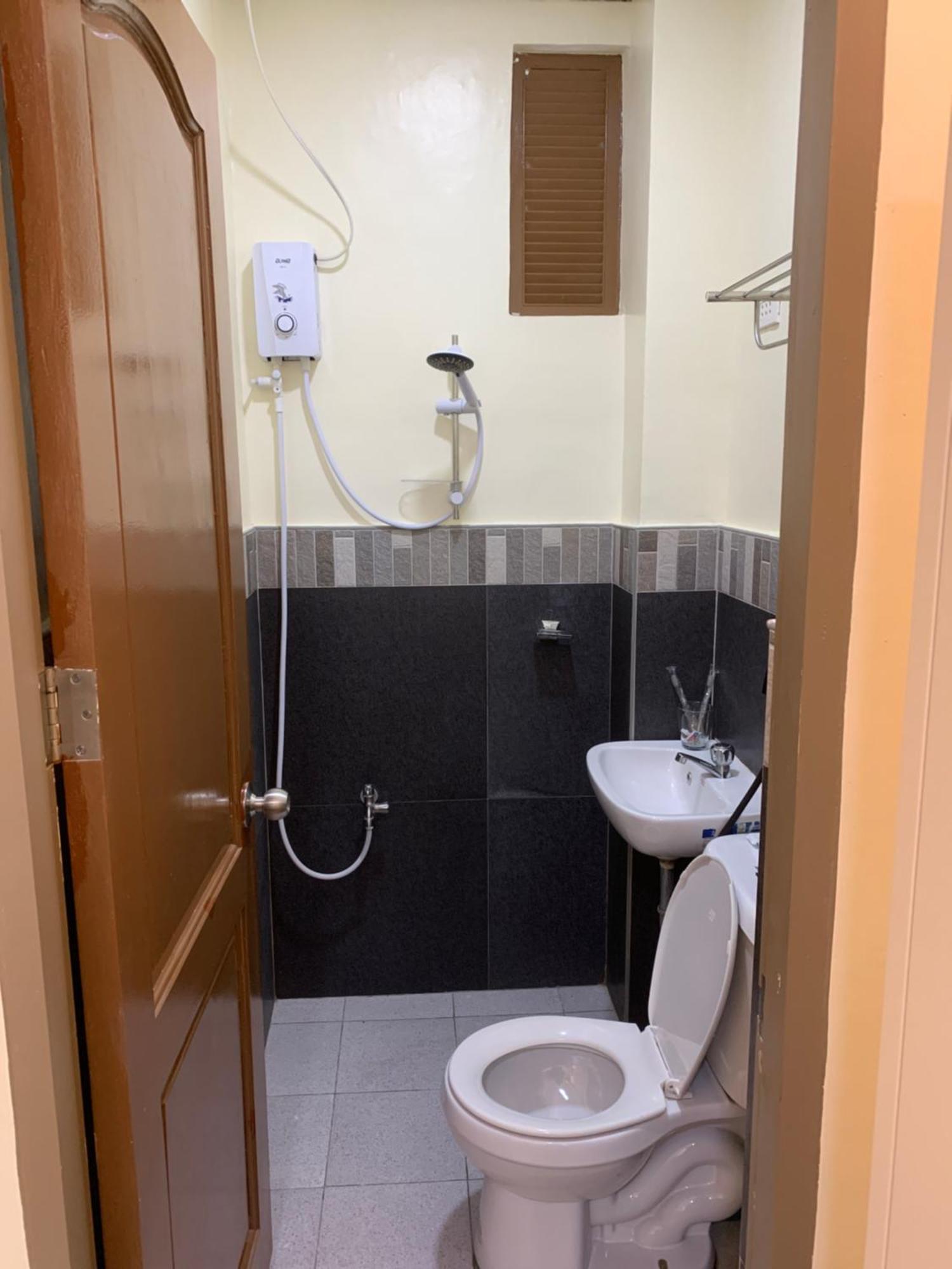 Zl Travelers Inn Batuan Екстер'єр фото