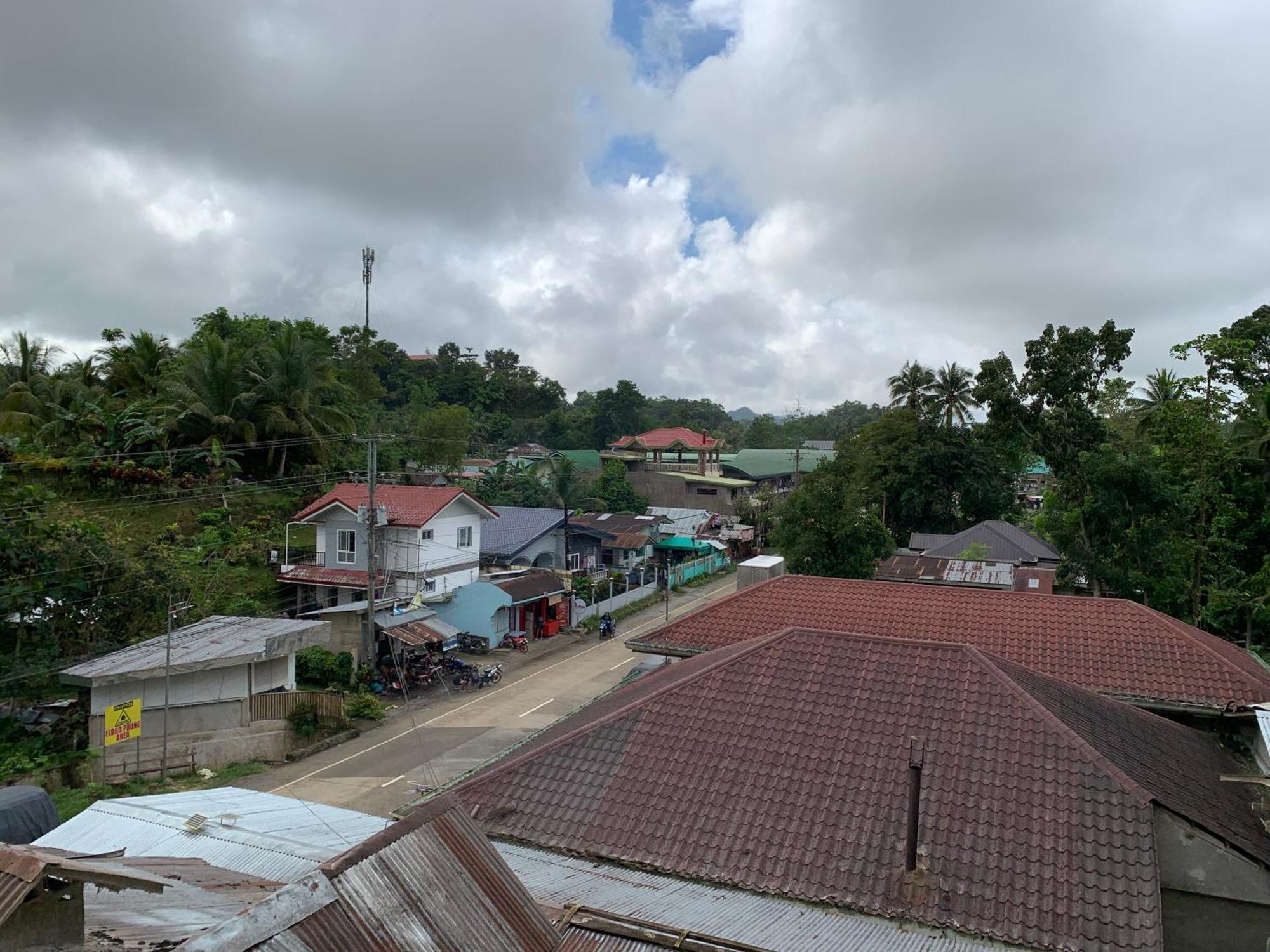 Zl Travelers Inn Batuan Екстер'єр фото