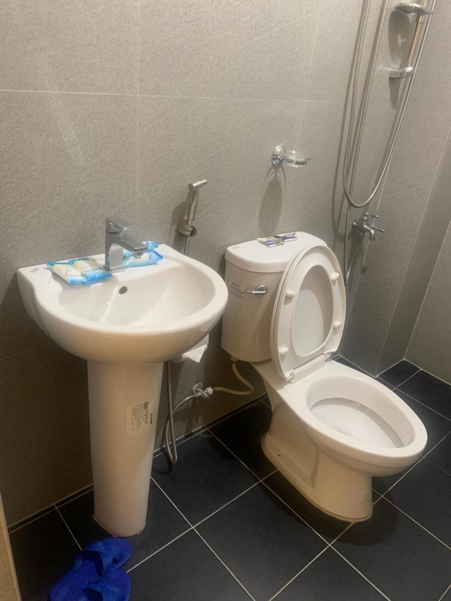 Zl Travelers Inn Batuan Екстер'єр фото