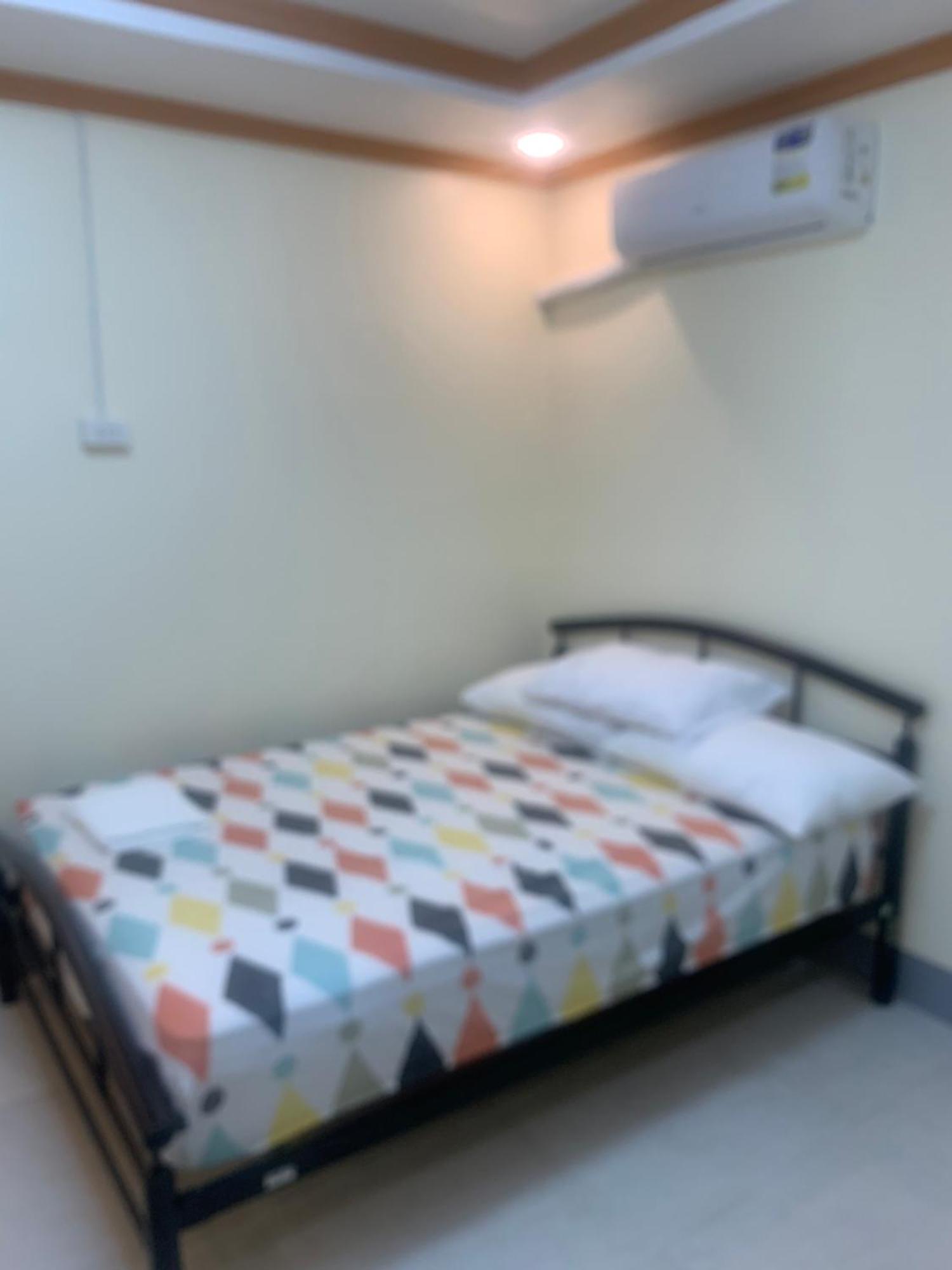Zl Travelers Inn Batuan Екстер'єр фото