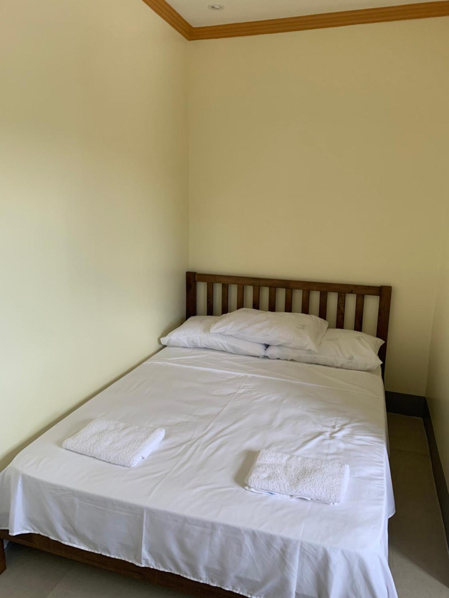 Zl Travelers Inn Batuan Екстер'єр фото